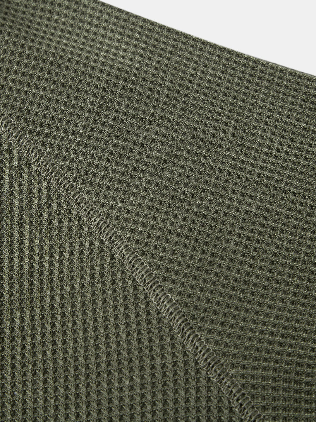 Camisa Henley Waffle com Manga Longa e Barra Arqueada