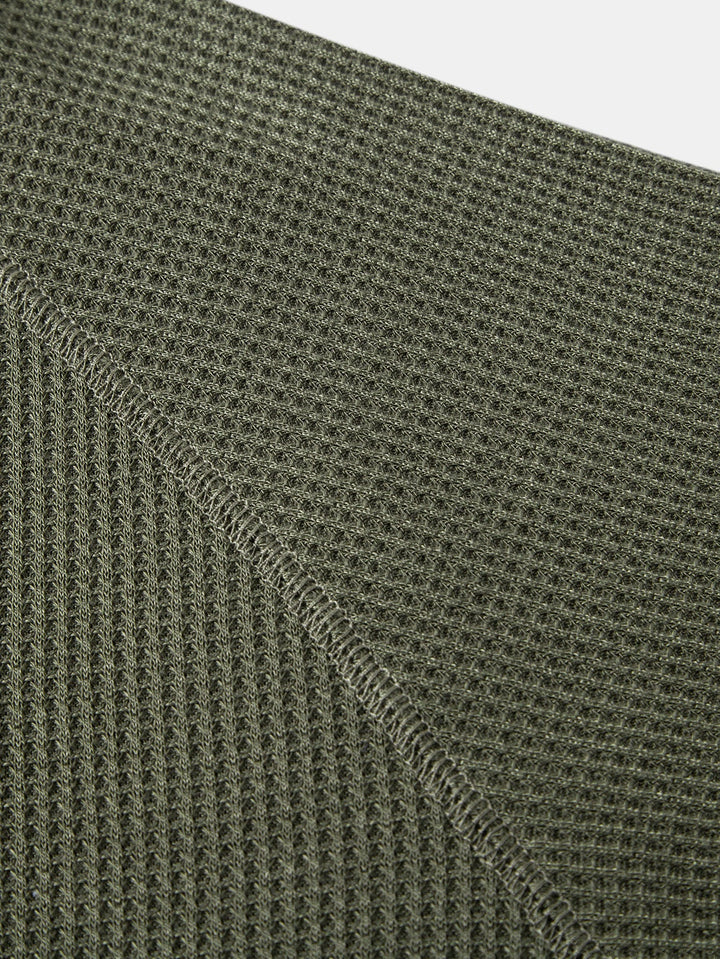 Camisa Henley Waffle com Manga Longa e Barra Arqueada